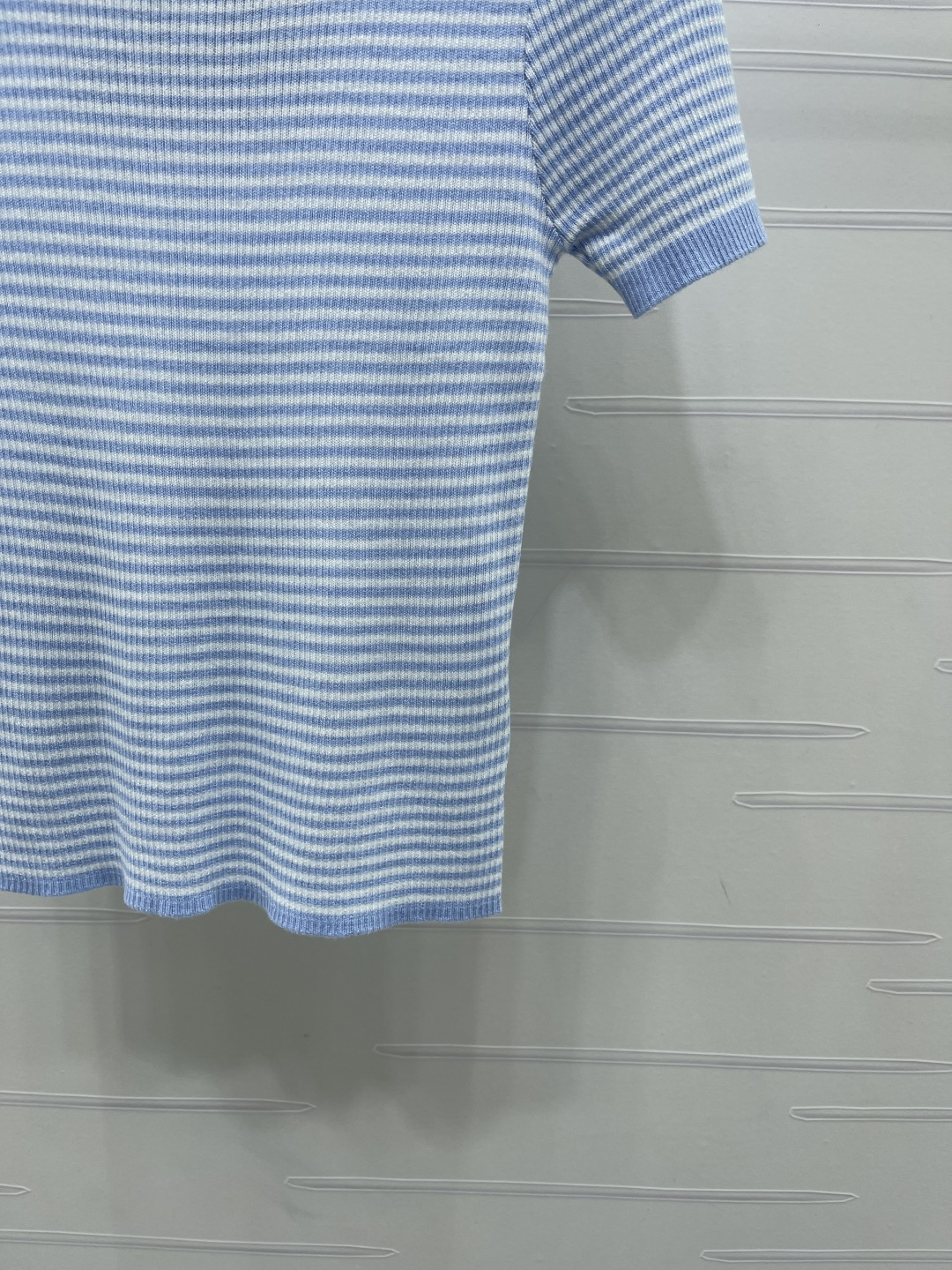 Women's short sleeves